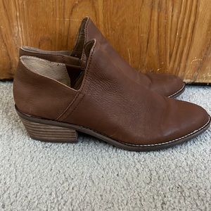 Lucky Brand Size 8 Brown Ankle Boots